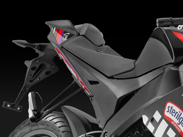 aprilia-rs-125-gp-replica_02.jpg