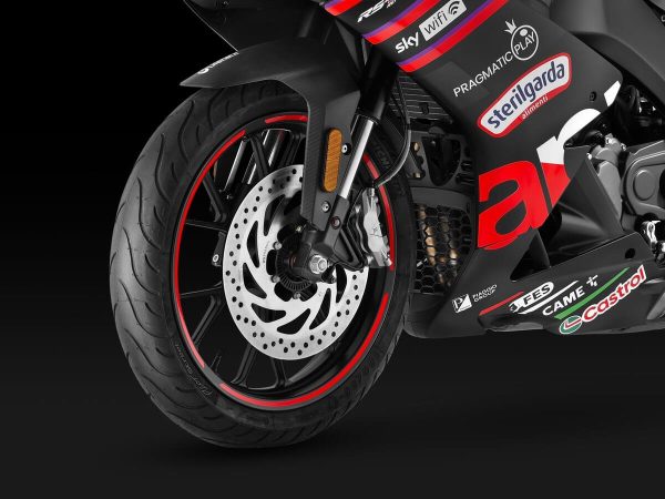 aprilia-rs-125-gp-replica_03.jpg