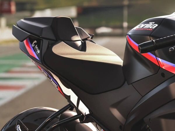 aprilia-rs-457-gp-replica_03.jpg