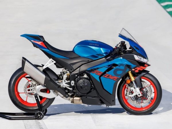aprilia-rsv4-1100_05.jpg