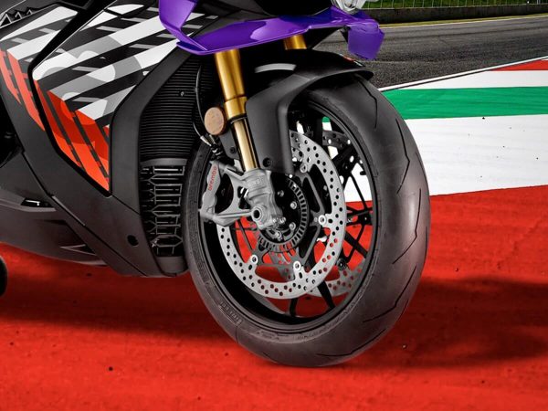 aprilia-rsv4-factory-1100_03.jpg