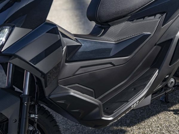 aprilia-sr-gt-125_02.jpg