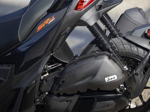 aprilia-sr-gt-200_03.jpg
