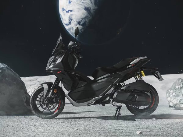 aprilia-sr-gt-400_03.jpg