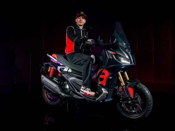 aprilia-sr-gt-rally-replica-400_09.jpg