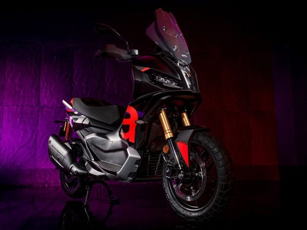 aprilia-sr-gt-rally-replica-400_10.jpg