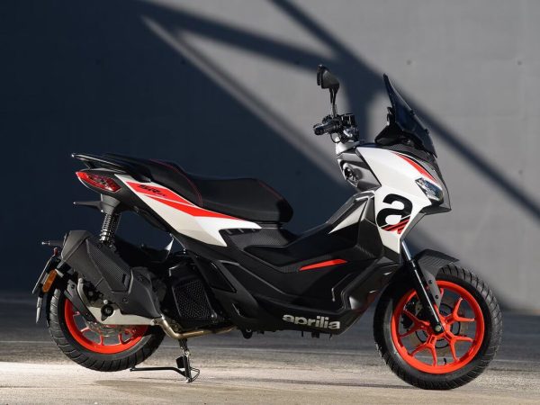 aprilia-sr-gt-sport-200_04.jpg