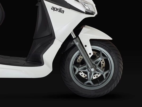 aprilia-sxr-50_02.jpg
