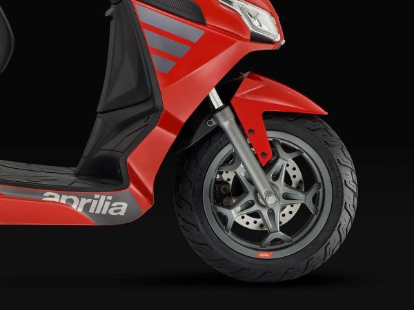 aprilia-sxr-sport-50_02.jpg