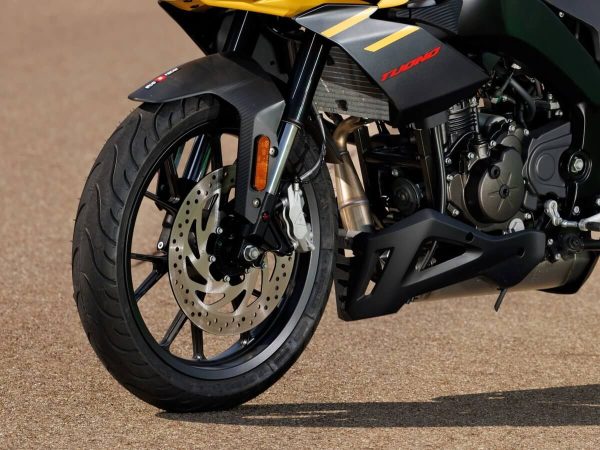 aprilia-tuono-125_03.jpg