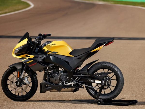 aprilia-tuono-125_05.jpg