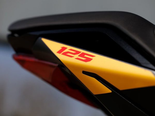 aprilia-tuono-125_07.jpg