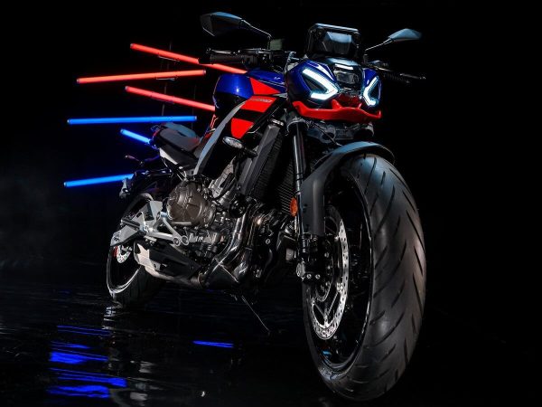 aprilia-tuono-457_01.jpg