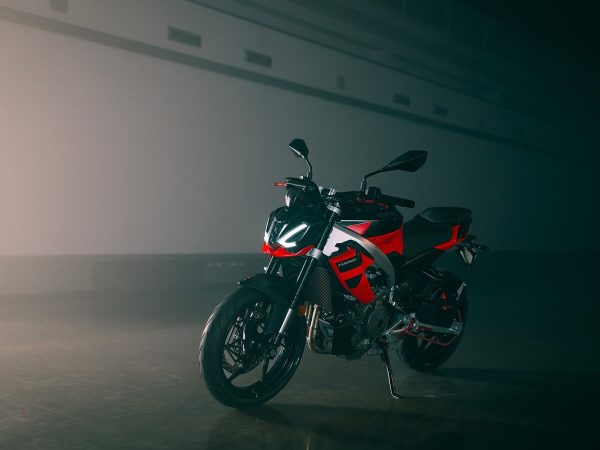 aprilia-tuono-457_04.jpg