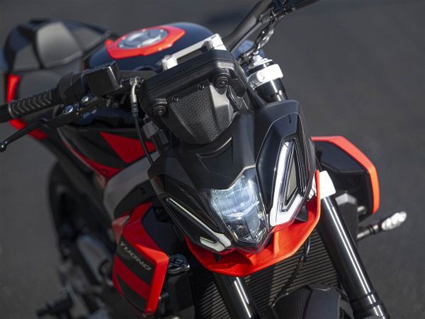 aprilia-tuono-457_06.jpg