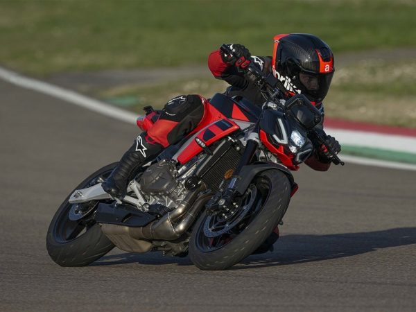 aprilia-tuono-457_07.jpg