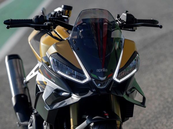 aprilia-tuono-v4-1100_02.jpg