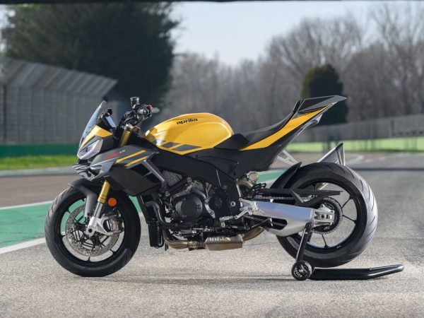 aprilia-tuono-v4-1100_05.jpg