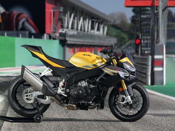 aprilia-tuono-v4-1100_06.jpg