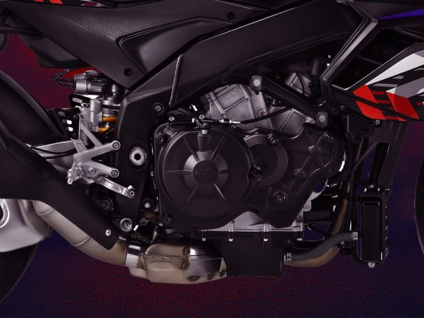 aprilia-tuono-v4-factory-1100_05.jpg