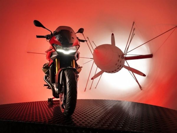 moto-guzzi-v100-mandello-wind-tunnel_gallery_04.jpg