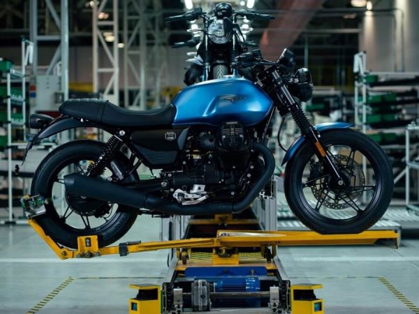 moto-guzzi-v7-stone_gallery_02.jpg