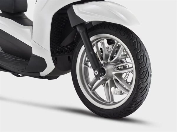 piaggio-beverly-310_gallery_03.jpg