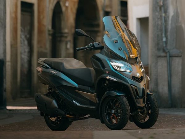 piaggio-mp3-exclusive-530_gallery_01.jpg