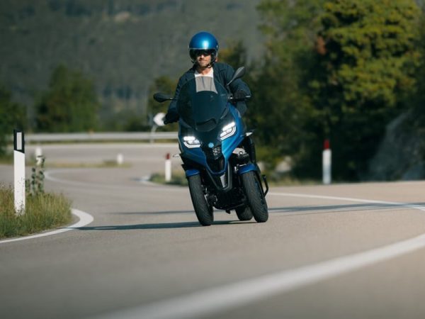 piaggio-mp3-sport-310_gallery_06.jpg