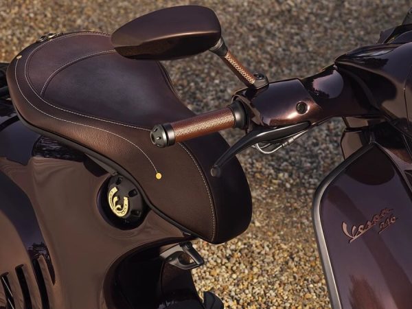 vespa-946-horse-125_05.jpg