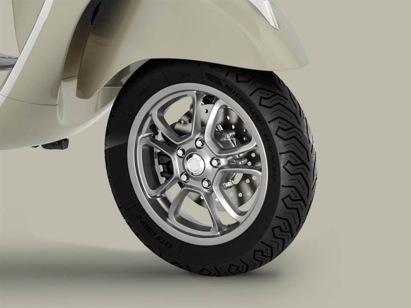 vespa-gts-125_03.jpg