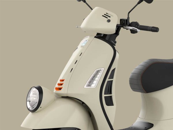 vespa-gtv-310_01.jpg