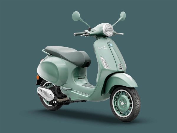 vespa-primavera-125-80th_01.jpg