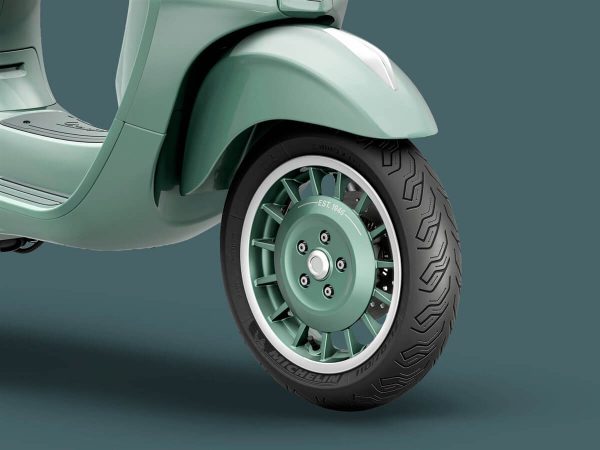 vespa-primavera-125-80th_02.jpg