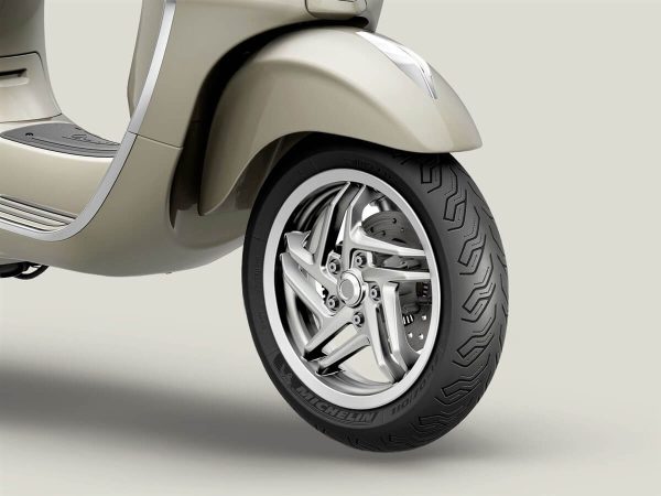 vespa-primavera-125_02.jpg