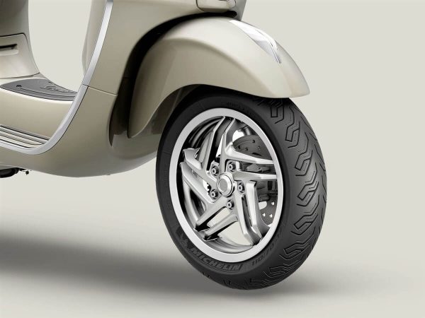 vespa-primavera-50_02.jpg